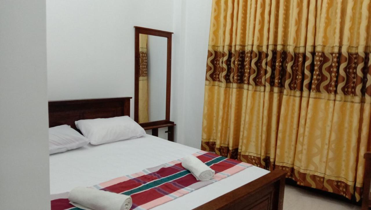 Hotel House Of Richness Negombo Esterno foto