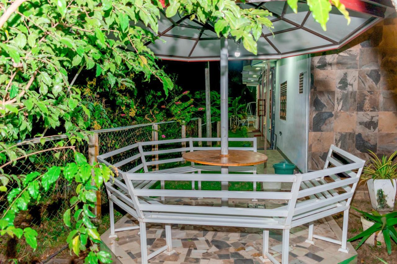 Hotel House Of Richness Negombo Esterno foto