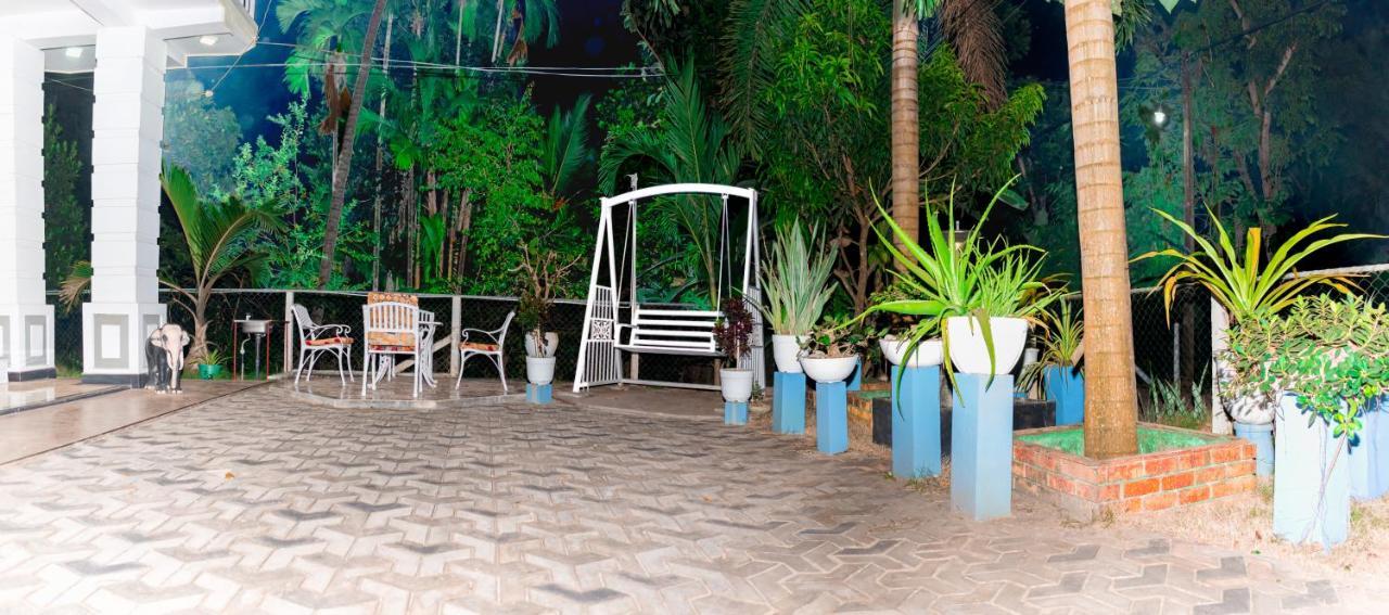 Hotel House Of Richness Negombo Esterno foto