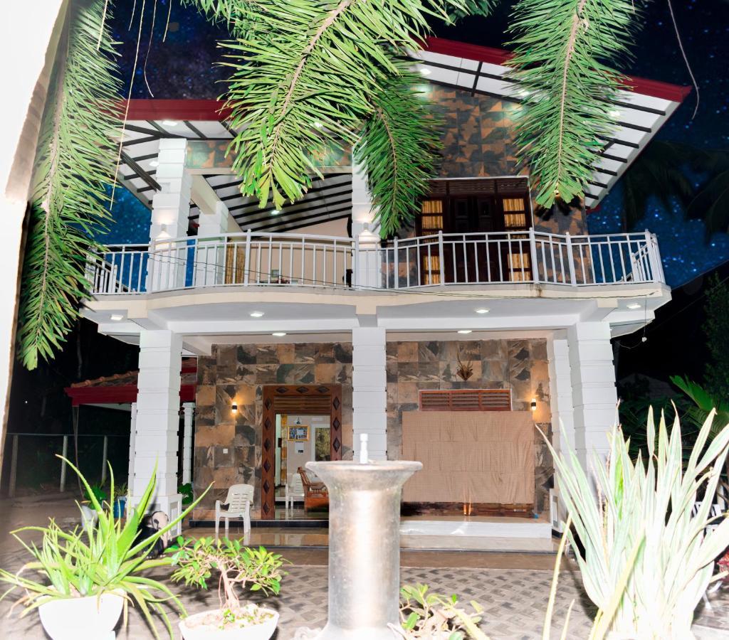 Hotel House Of Richness Negombo Esterno foto