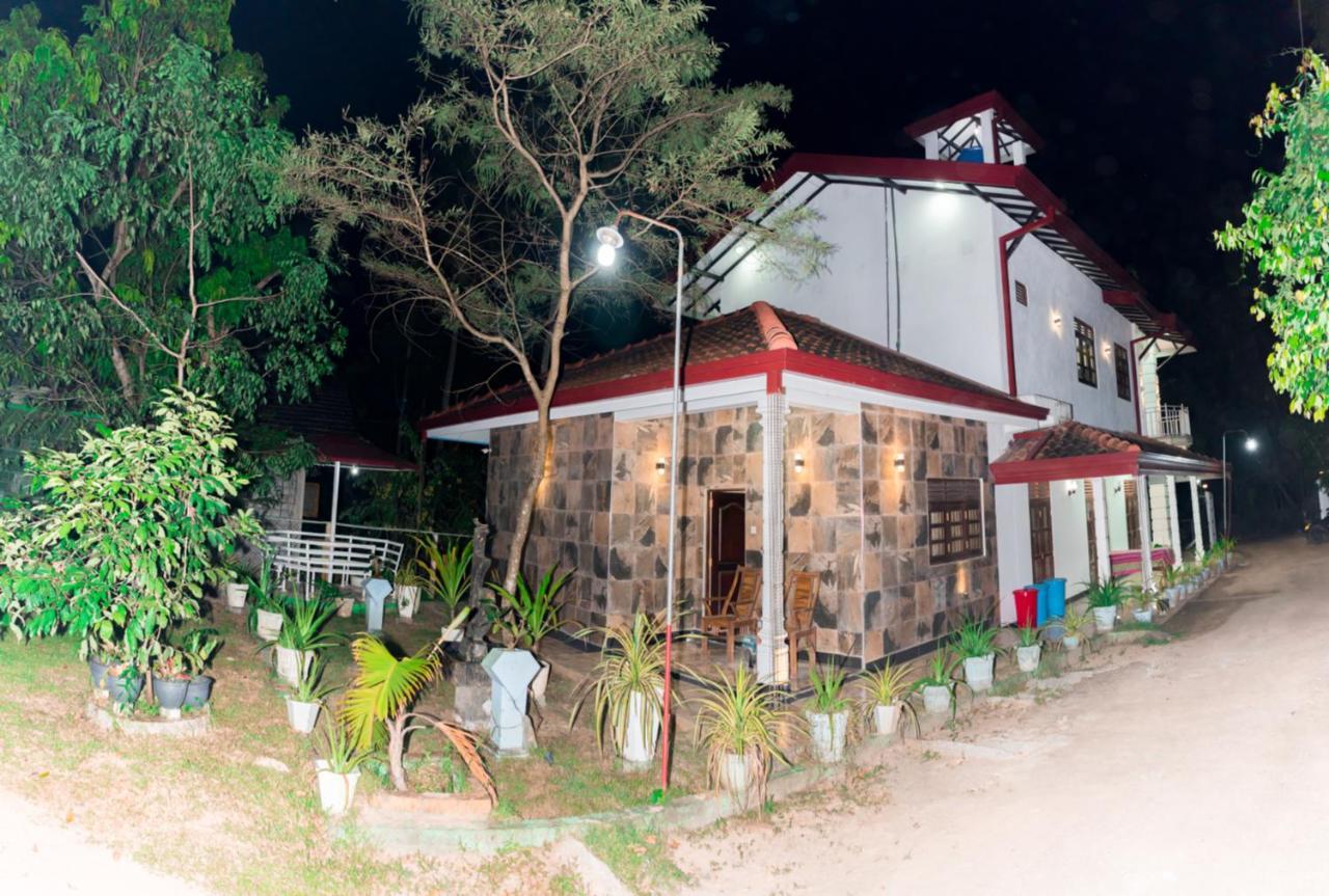 Hotel House Of Richness Negombo Esterno foto
