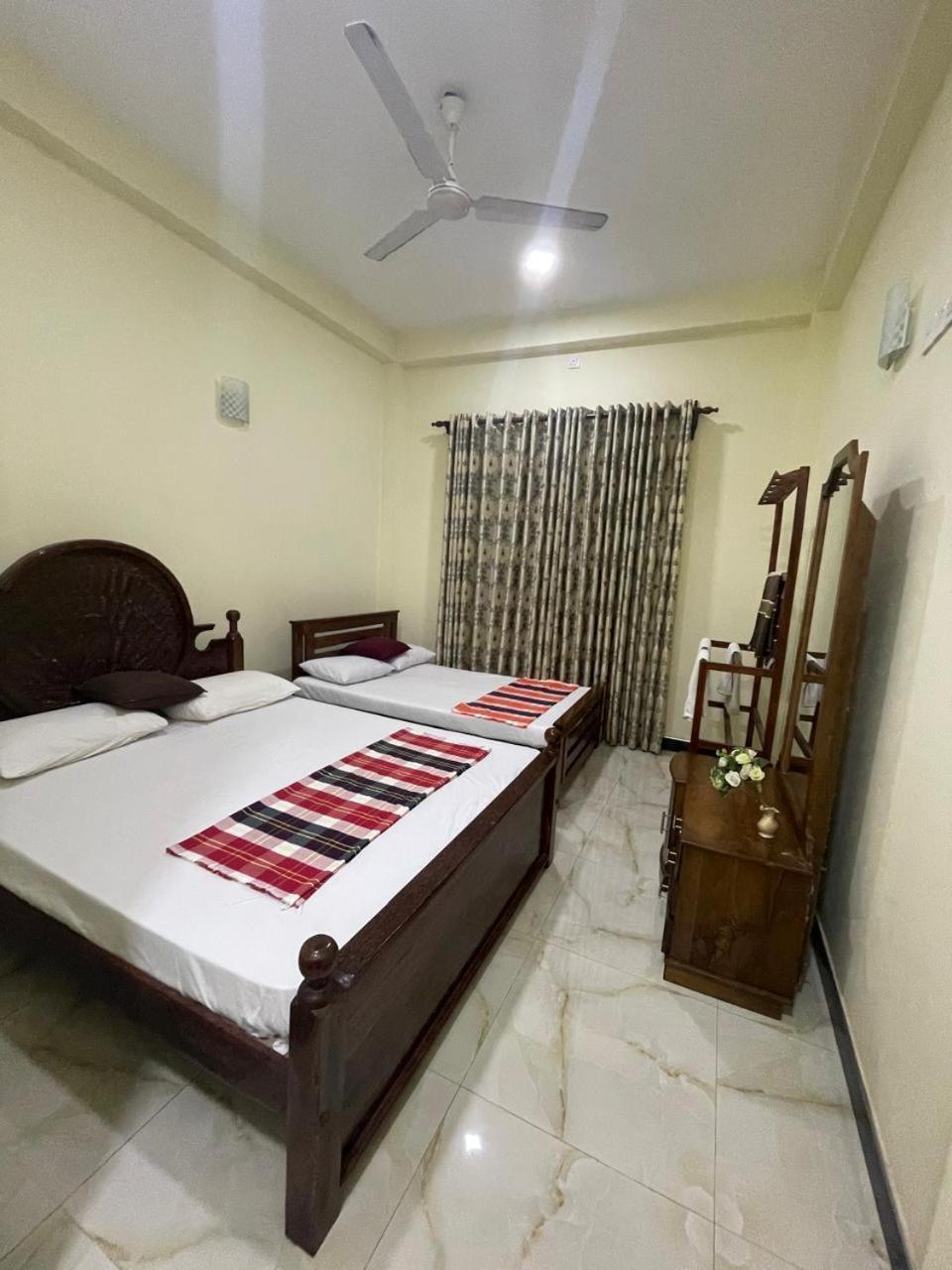Hotel House Of Richness Negombo Esterno foto