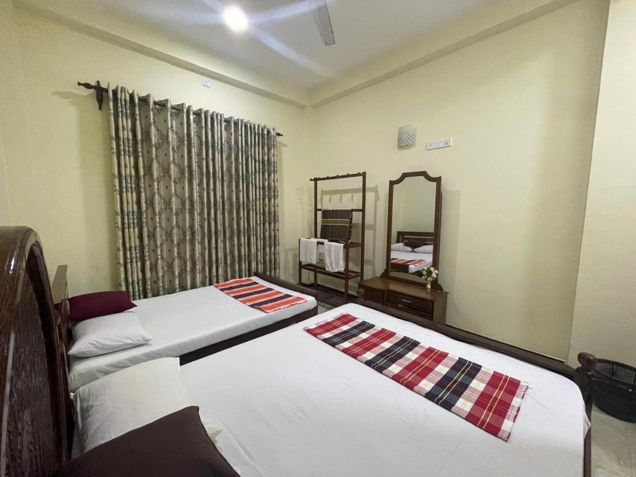 Hotel House Of Richness Negombo Esterno foto