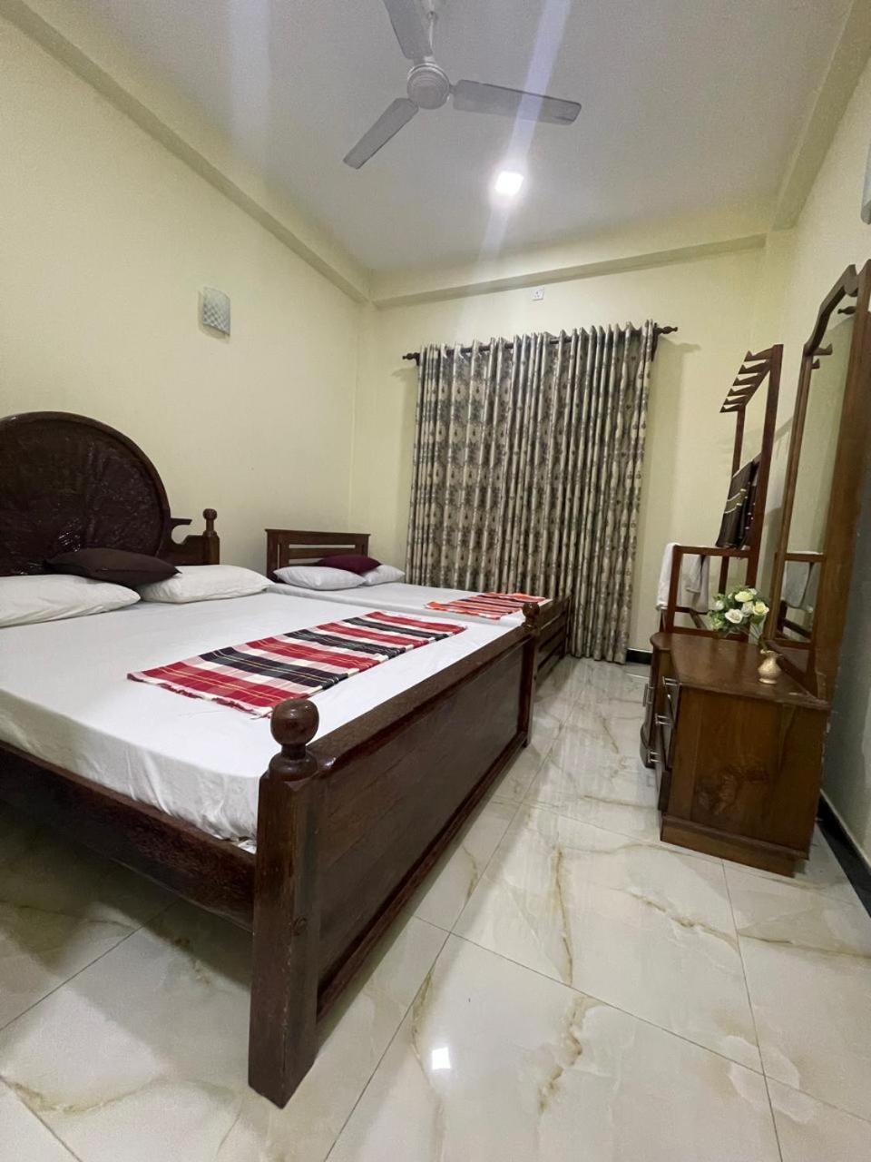 Hotel House Of Richness Negombo Esterno foto
