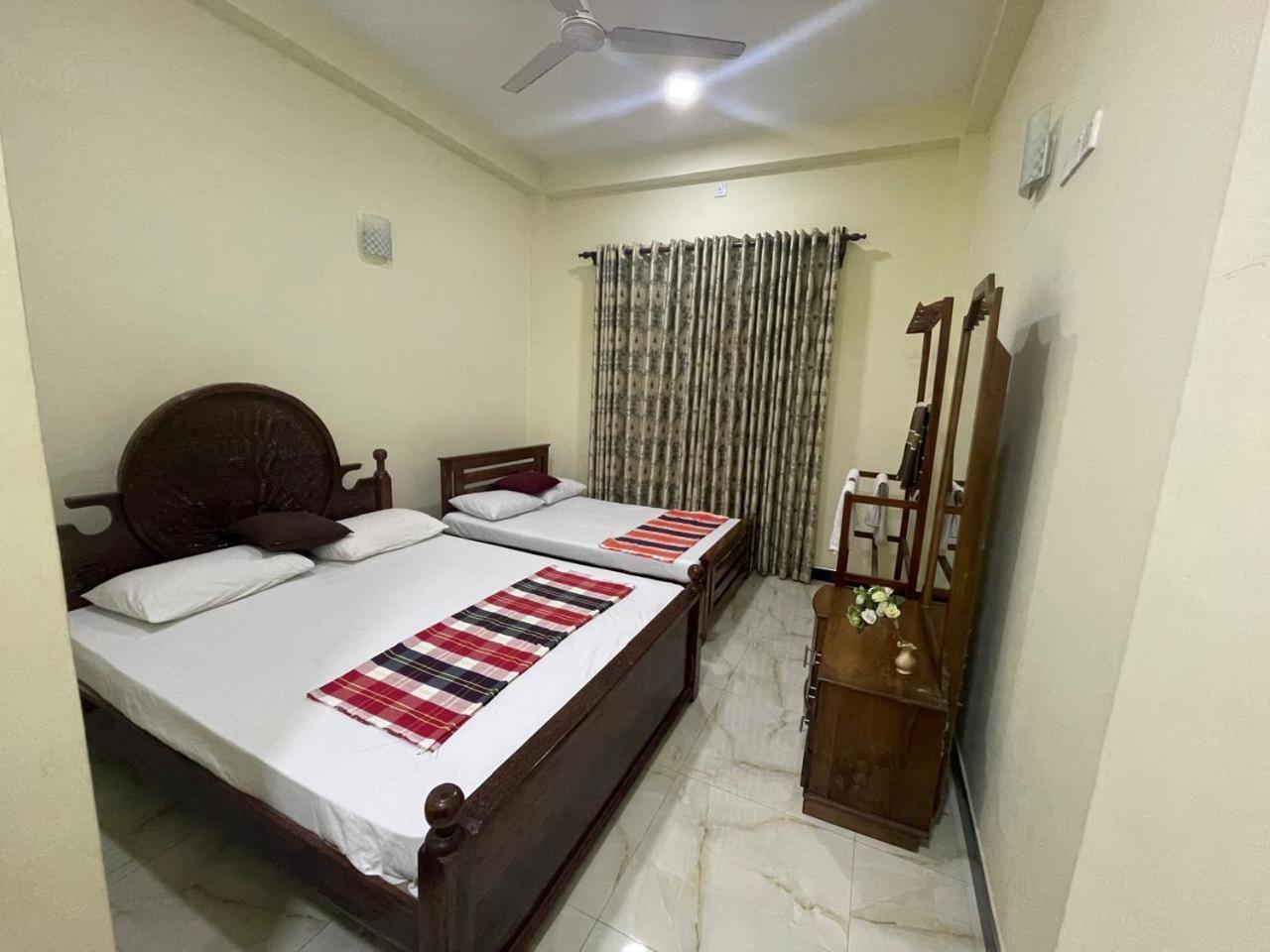 Hotel House Of Richness Negombo Esterno foto