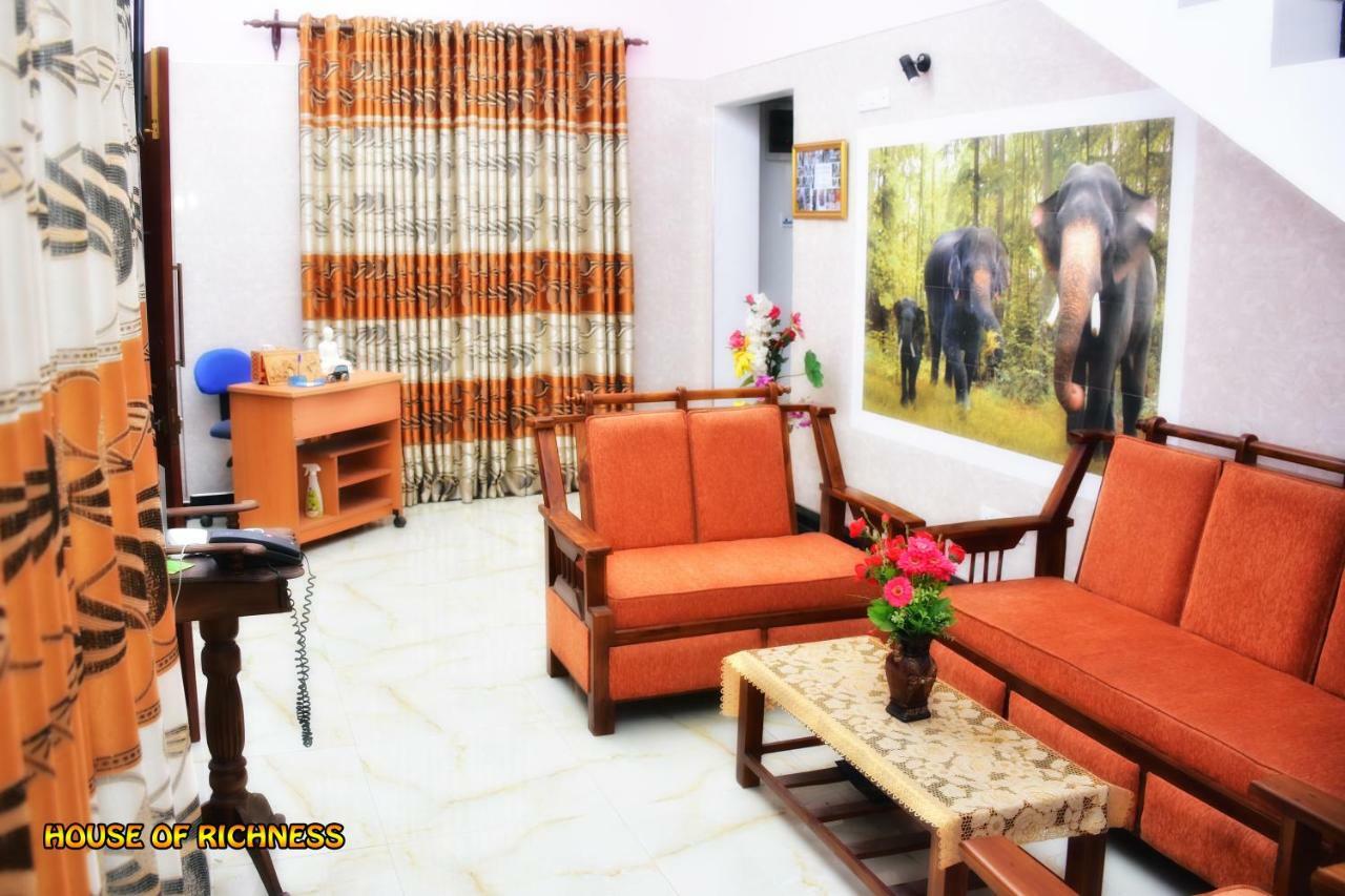 Hotel House Of Richness Negombo Esterno foto